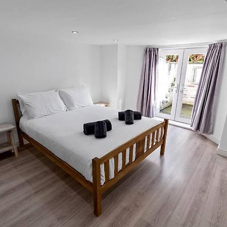 Newly Refurbed, Central Apartment With Free Parking And Hot Tub Lytham St Annes Buitenkant foto