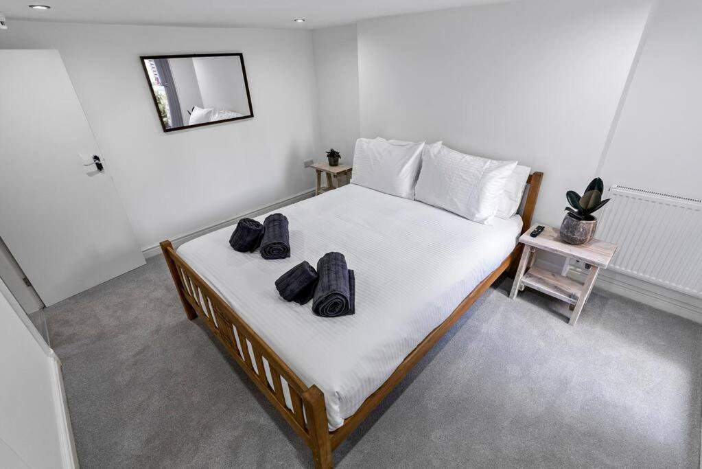 Newly Refurbed, Central Apartment With Free Parking And Hot Tub Lytham St Annes Buitenkant foto